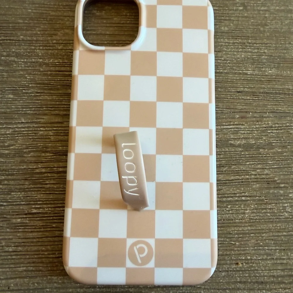 Loopy Case Beige and White Checkerboard Phone Case with Loopy Strap Grip